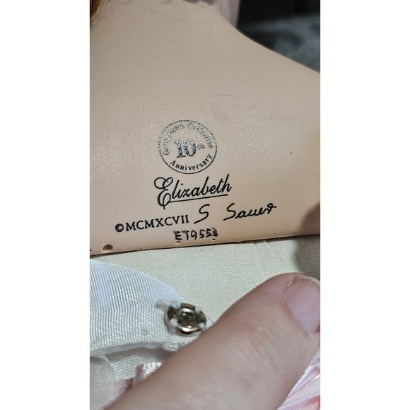 Georgetown Collection Elizabeth Wedding Day 18.5 Porcelain Doll bySybille ET9553 - Picture 6 of 12